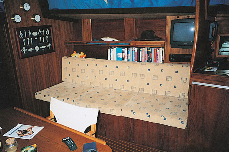 Cushions 010